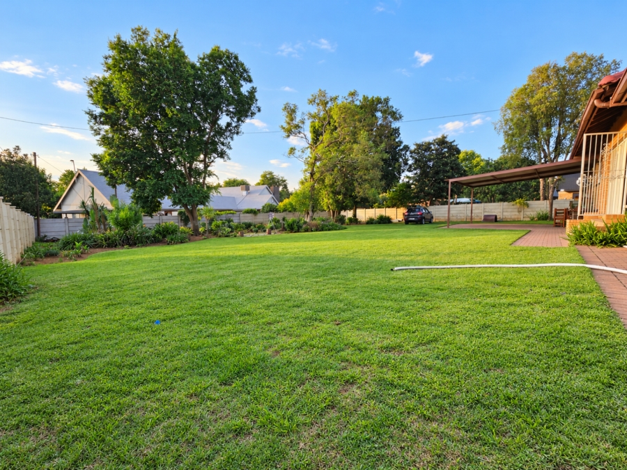 4 Bedroom Property for Sale in Wilkoppies North West